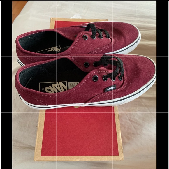 VANS... Size 6.5 - Picture 2 of 5